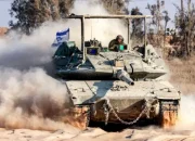 Balas Dendam! Iran Serang 27 Pangkalan AS, Ledakan Terdengar di Dubai-Doha