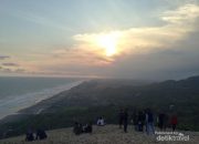 Ribuan Wisatawan Padati Pantai Parangtritis Setiap Akhir Pekan: Apa Sebabnya?
